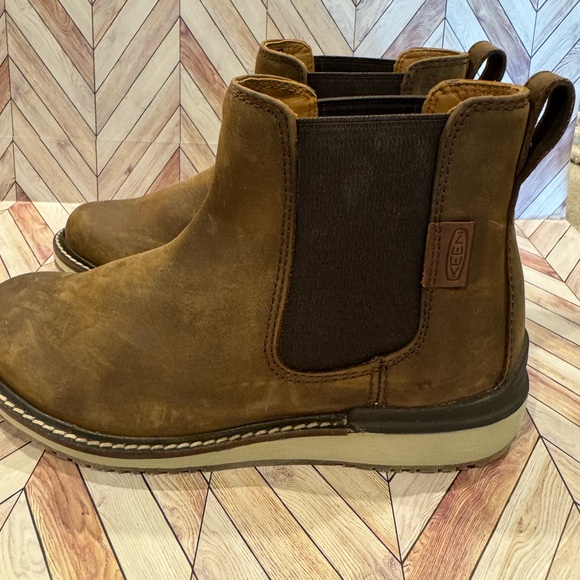 5.5 Keen “Bailey” Chelsea Boot nwot - Picture 3 of 9